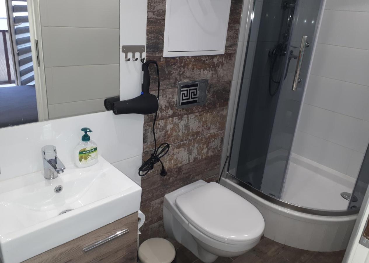 Apartamenty Centrum Mala Dwojeczka Blekitna Panoramiczna Balkonem Promenada Kielce Dış mekan fotoğraf