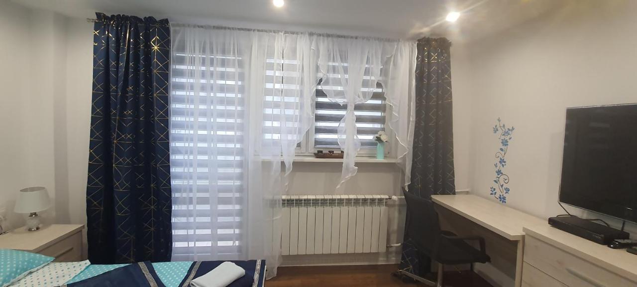 Apartamenty Centrum Mala Dwojeczka Blekitna Panoramiczna Balkonem Promenada Kielce Dış mekan fotoğraf